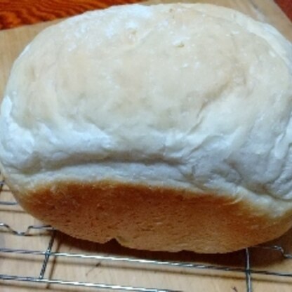 もっちりでフワフワなパンを作ることができました。美味しいレシピをありがとうございます。